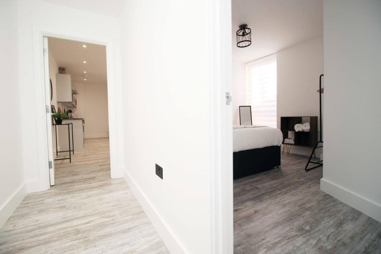 Kingsbridge Point - Cosy One Bed Apartments Near Town Centre, Swindon Zewnętrze zdjęcie