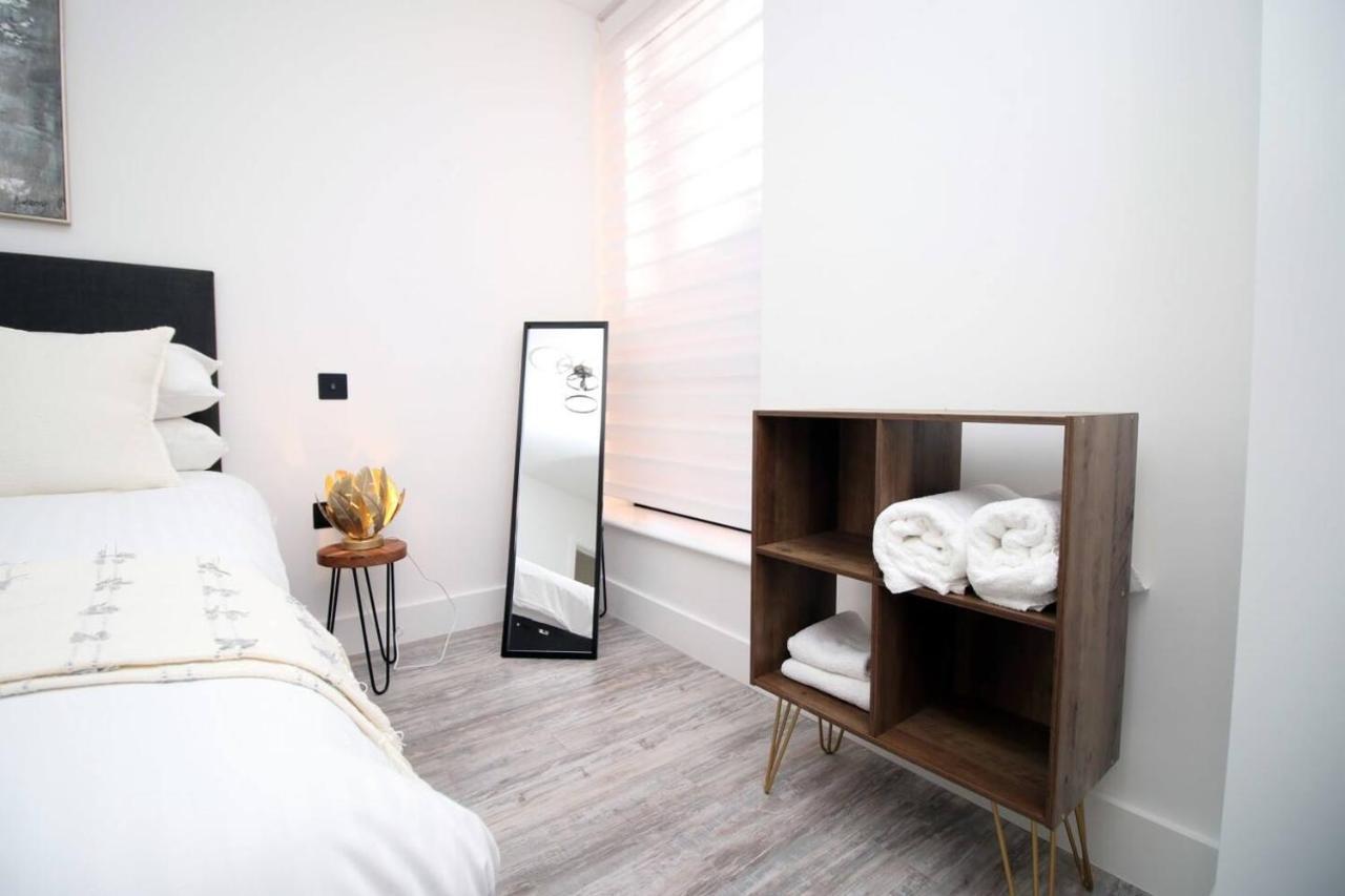 Kingsbridge Point - Cosy One Bed Apartments Near Town Centre, Swindon Zewnętrze zdjęcie